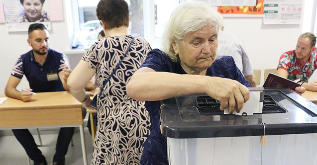 Arnavutluk’ta gergin seçim: Sandık çıkış anketleri kıyasıya yarışa işaret ediyor