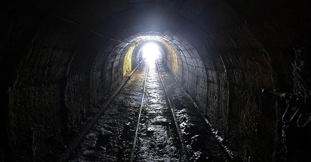 Arnavutluk’ta maden çöktü