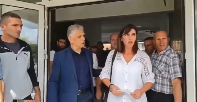 Sırp milli marşını çalmayan Boşnak öğretmen sorguya çekildi
