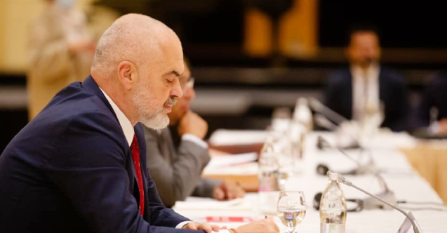 Arnavutluk’ta acil durum