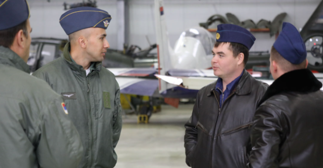 Rus ve Sırp pilotlar ortak tatbikat yapıyor