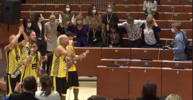 ”Dubioza Kolektiv“, Avrupa Konseyi'nde parlamenterlere konser verdi