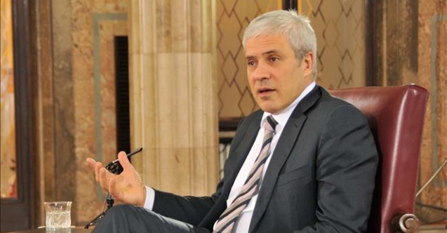 Tadic: "Vucic'in Sırbistan'ı savaş suçlarını kutsuyor"