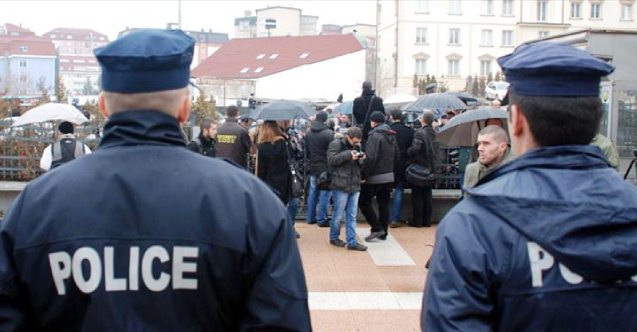 Kosova’da hükümet acil durum ilan etti
