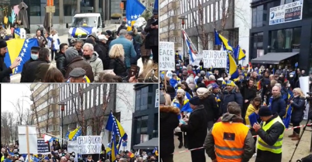 Dünya genelinde 35 kentte Bosna'da savaş karşıtı protesto