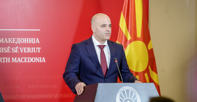 K. Makedonya Başbakanı Kovaçevski, 13 bakanla birlikte Sofya'da