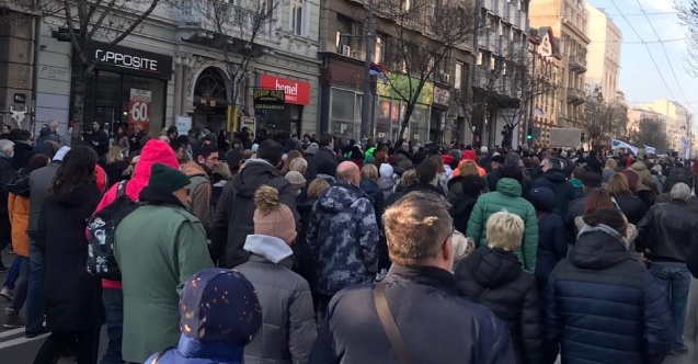 Belgrad'da protestocular Cumhurbaşkanlığı çevresindeki yolları kapatacak