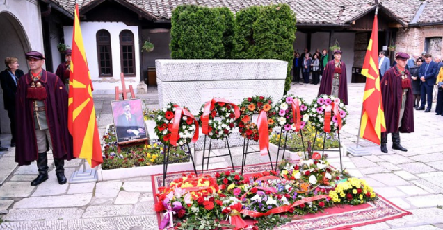 K. Makedonya ve Bulgaristan heyetleri Gotse Delçev’in mezarına çelenk bıraktı