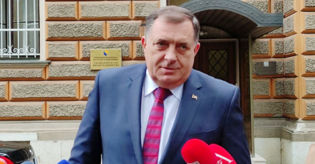 Dodik, “Sırp Cumhuriyeti Ordusu” kararını altı ay erteledi