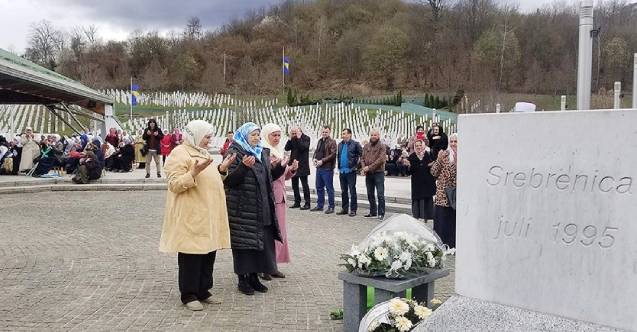 Srebrenitsa Soykırımı kurbanları ilk toplu cenaze töreninin 19. yıl dönümünde törenle anıldı