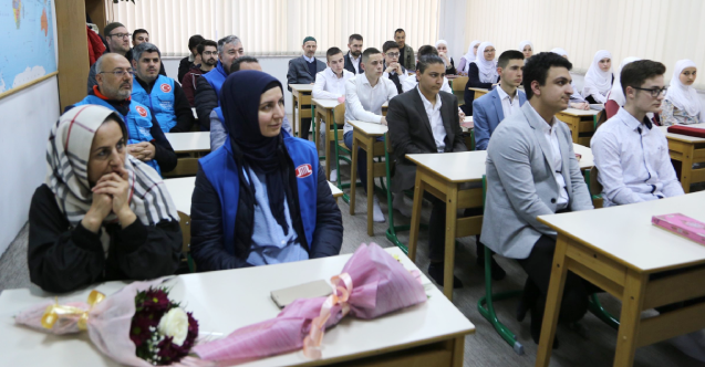 TDV ile DİTİB’den Bosna’da hafızlık eğitimi alan öğrencilere yardım