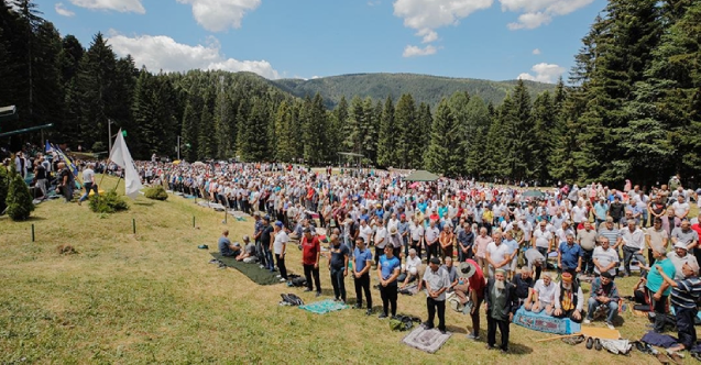 512. Ayvaz Dede Şenlikleri binlerce kişinin kıldığı öğle namazıyla sona erdi