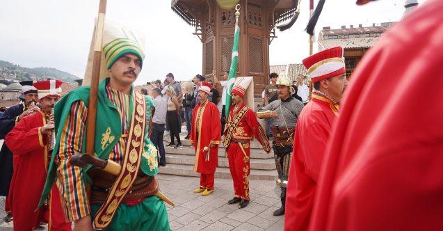 Türk Silahlı Kuvvetleri Mehteran Birliği Başçarşı'da konser verdi