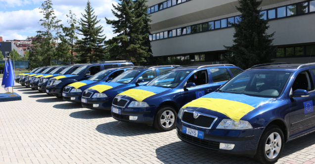 AB Kosova Misyonundan Ukrayna'ya 12 araçlık insani yardım