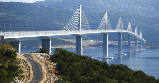 Hırvatistan'daki "tartışmalı" Peljesac Köprüsü bugün açılıyor