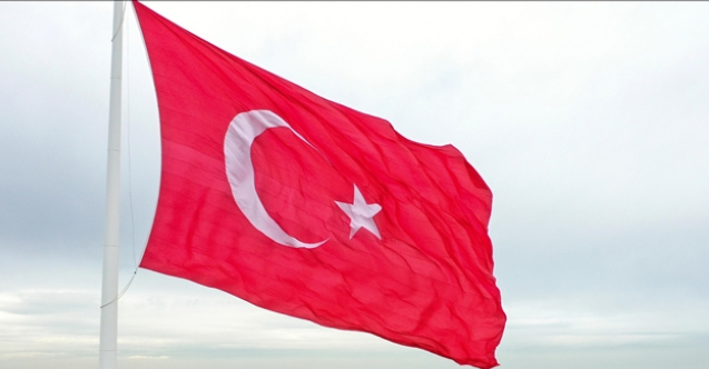 Arnavutluk'ta Türk bayrağını denize atan kişi gözaltına alındı