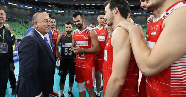 Dışişleri Bakanı Çavuşoğlu, "Filenin Efeleri’ni" Slovenya'da yalnız bırakmadı