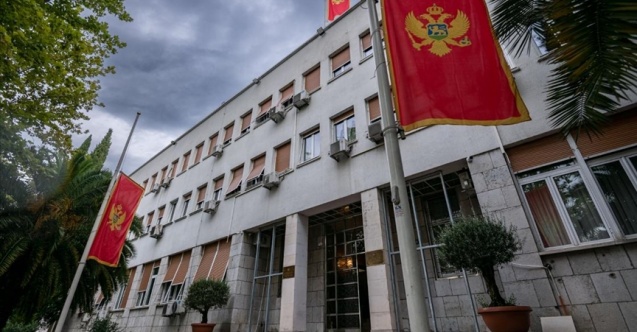 Karadağ’da 11 kişinin öldüğü silahlı saldırı nedeniyle 3 günlük yas