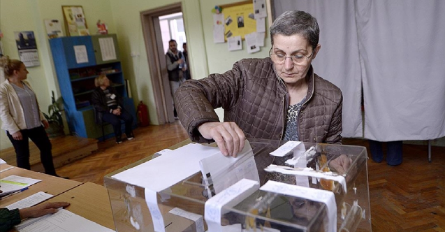 Bulgaristan’da erken genel seçimlerden sonra hükümetin kurulması zor olacak