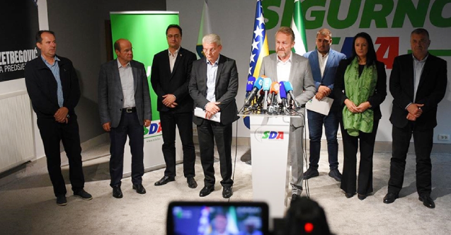 Boşnak siyasilerden, Yüksek Temsilcinin kararının Sırp entitesinde de uygulanması talebi