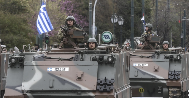 Yunanistan kötüye giden ekonomisine rağmen silah harcamalarını sürdürüyor