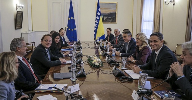 AB Komisyonunun genişlemeden sorumlu üyesi Varhelyi: "Bosna Hersek'in AB yolu açık"