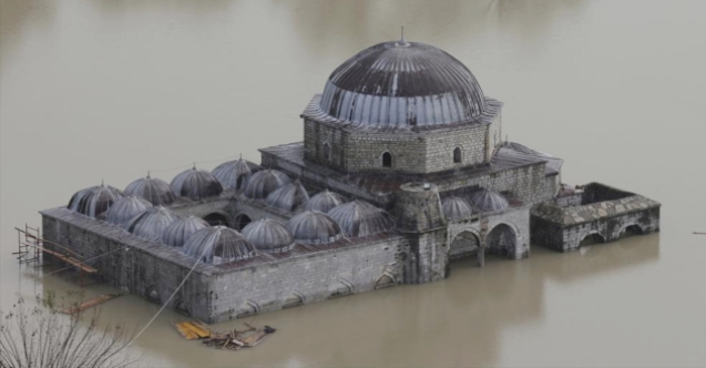 Arnavutluk'taki selde Osmanlı mirası Kurşunlu Camii de sular altında kaldı