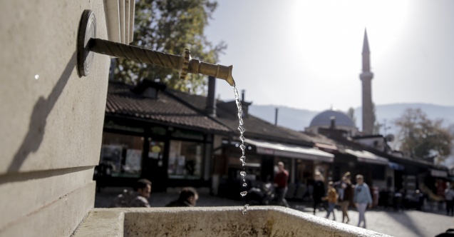 Saraybosna'daki tarihi çeşmelerden akan su, şehre "hayat vermeye" devam ediyor