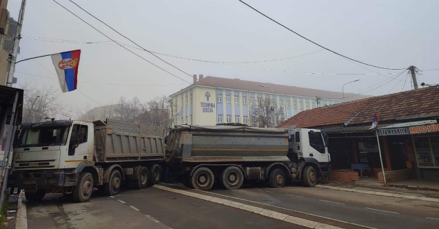 Kosova ve Sırbistan arasındaki barikat gerilimini azaltma girişimleri hız kazandı