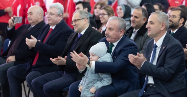 Şentop, Üsküp'te Türkçe eğitim veren Tefeyyüz İlköğretim Okulu'nu ziyaret etti