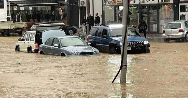 Kosova'nın bazı bölgelerinde sel nedeniyle acil durum ilan edildi