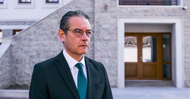 Karadağ'dan deprem bölgesine 27 ton yardım gönderildi