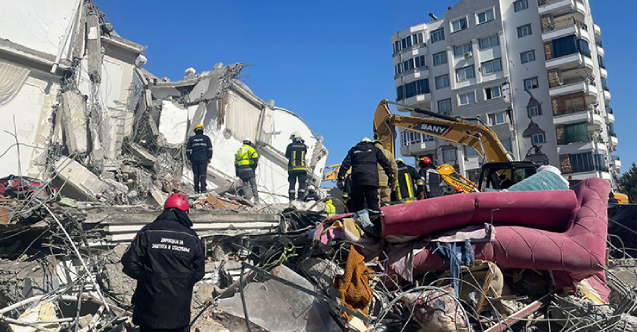 Kuzey Makedonya arama kurtarma ekibi, deprem bölgesinde yaşadıklarını anlattı