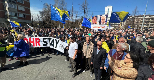 Bosna Hersek'te Yüksek Temsilci Schmidt aleyhine gösteri düzenlendi