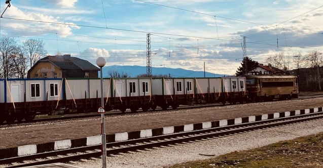 Bulgaristan'dan Türkiye'deki deprem bölgelerine 70 konteynerin sevkiyatı başladı
