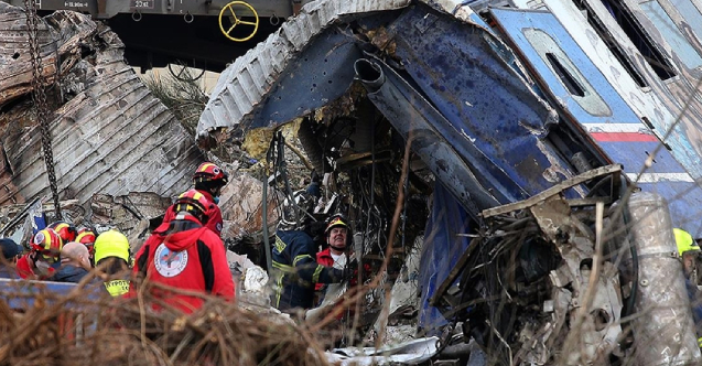 Yunanistan'da tren kazasında ölenlerin sayısı 42'ye yükseldi