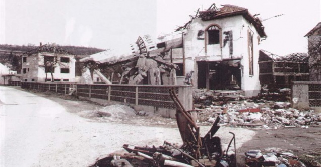 116 Boşnak sivilin öldürüldüğü Ahmiçi Katliamı'nın üzerinden 30 yıl geçti