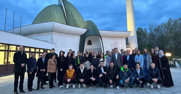 Büyükelçi Kıran, Dr. Ahmet Smajloviç İslam Lisesi öğrenci ve öğretmenlerine iftar verdi