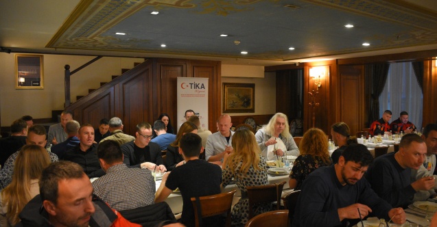 TİKA, Türkiye'deki arama kurtarma çalışmalarına katılan Bosna Hersekli ekiplere iftar verdi
