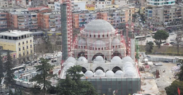 Arnavutluk ekonomisini Tiran taşıyor