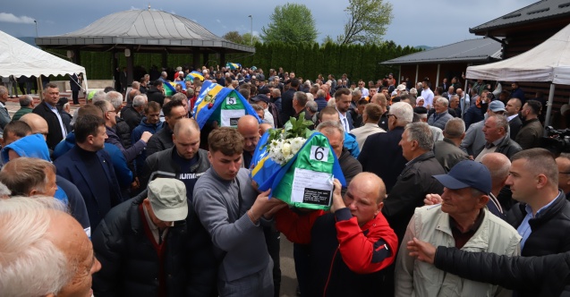 Bosna Savaşı'nda Bratunac'da öldürülen 6 kurbanın cenazesi toprağa verildi