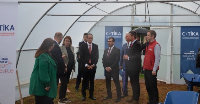 TİKA, Karadağ'da bir eğitim merkezine sera kurulumu yaptı