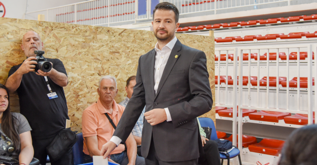 Karadağ'da erken genel seçimleri Avrupa Şimdi Hareketi önde götürüyor