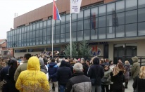 Kosovalı Sırplar, Kuzey Mitroviça Belediye Başkanı’nın görevden alınması için imza topluyor