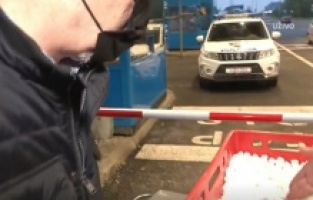 Ayakkabı kutularında 15 milyon yıllık fosil kaçırırken yakalandı