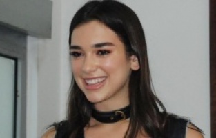 Dua Lipa’dan Arnavut düğünü paylaşımı