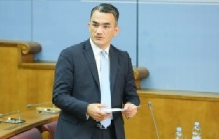 Srebrenitsa Soykırımını İnkar Eden Bakan Görevden Alınıyor