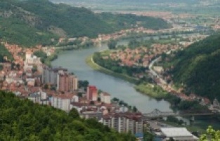 Zvornik’te provokasyon: Boşnak komşularına soykırım şarkısı dinlettiler