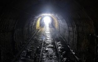 Arnavutluk’ta maden çöktü