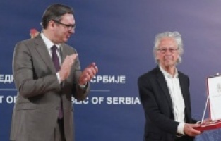 Sırbistan’dan soykırım inkarcısına yüksek nişan